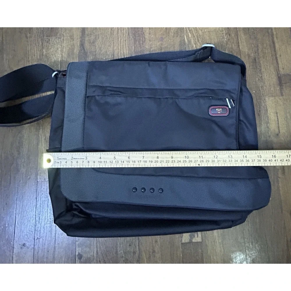 Tumi tech professional